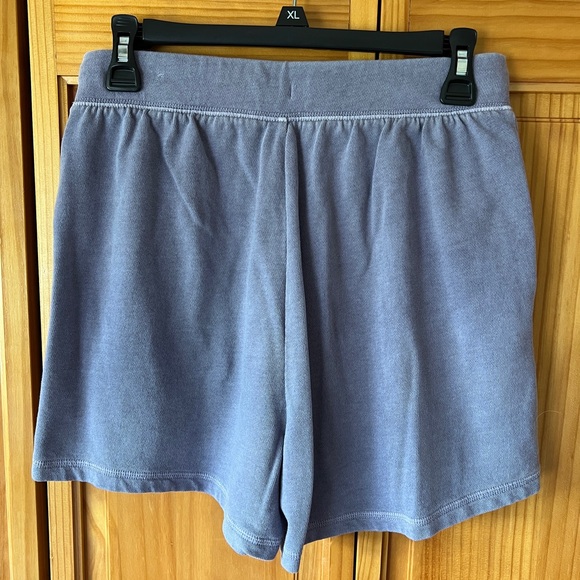 High Waisted Old Navy Lounge Shorts Medium - Picture 2 of 3